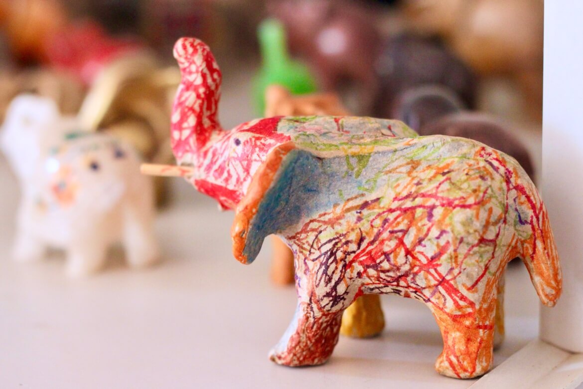 Éléphant décoré - Écrire, exprimer, représenter - décommunication